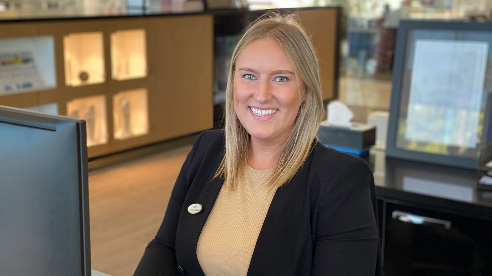 Meet the Team - Ellecia
